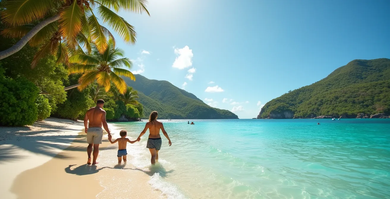 Plage de la côte caraïbe en Guadeloupe avec eau turquoise cristalline sans algues